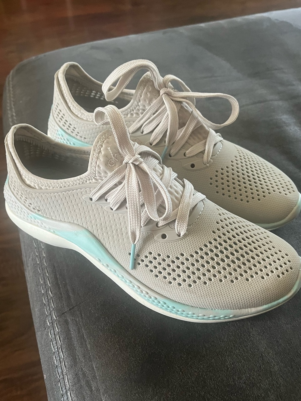CROCS Women's Light Gray Knit Sneakers with Mint Trim